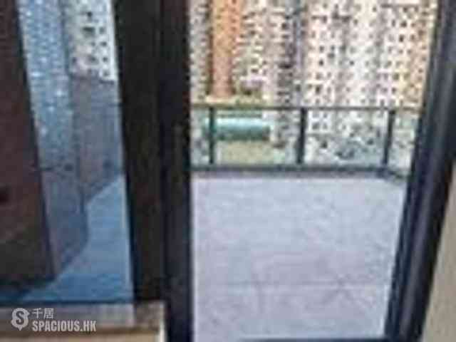 Sai Ying Pun - The Queens 08