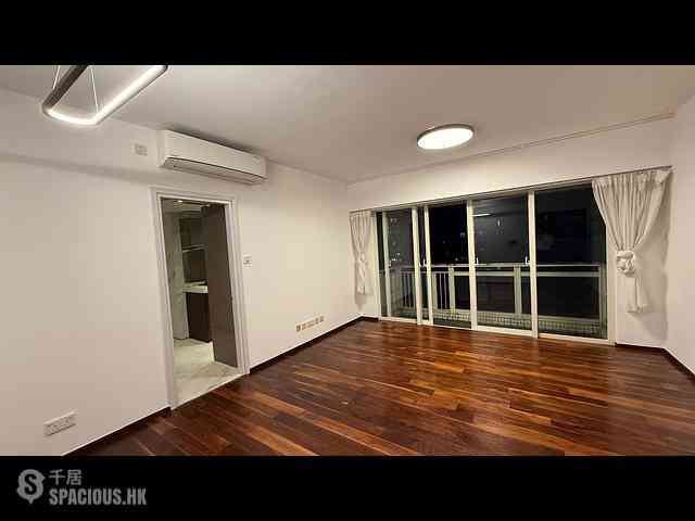 Soho - Centrestage 01