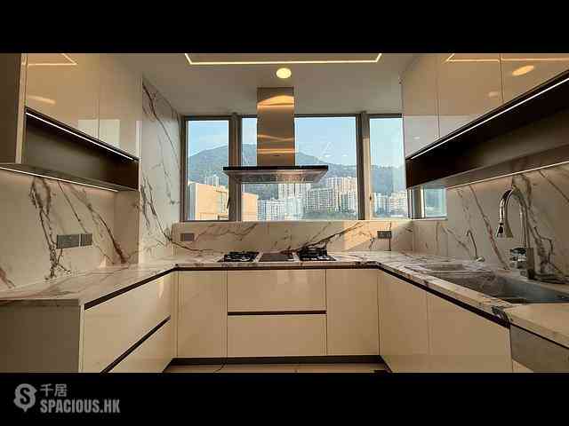 Sai Ying Pun - The Summa Block 1 06