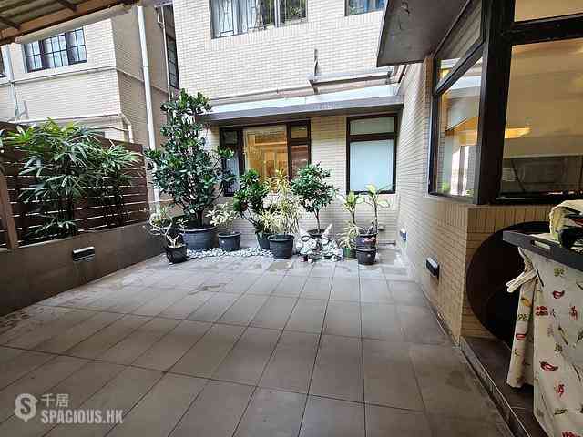 Mid Levels East - Ewan Court 01