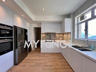 The Peak - Vivian Court 11