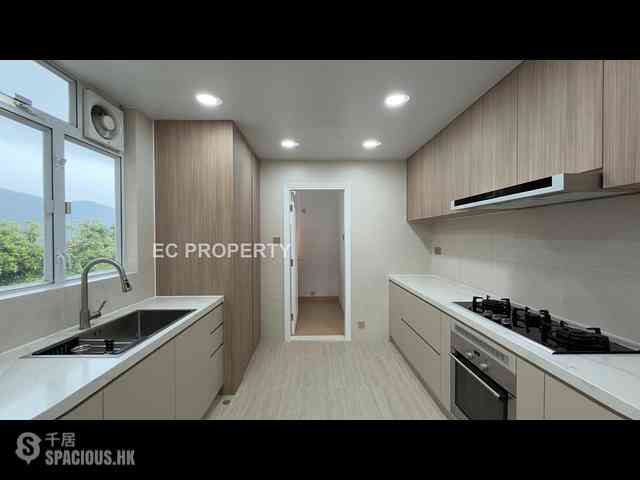 Chung Hom Kok - Hillgrove 09