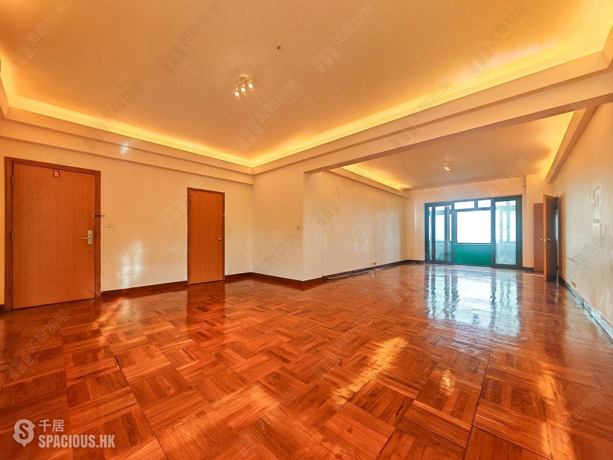 The Peak - Vivian Court 01