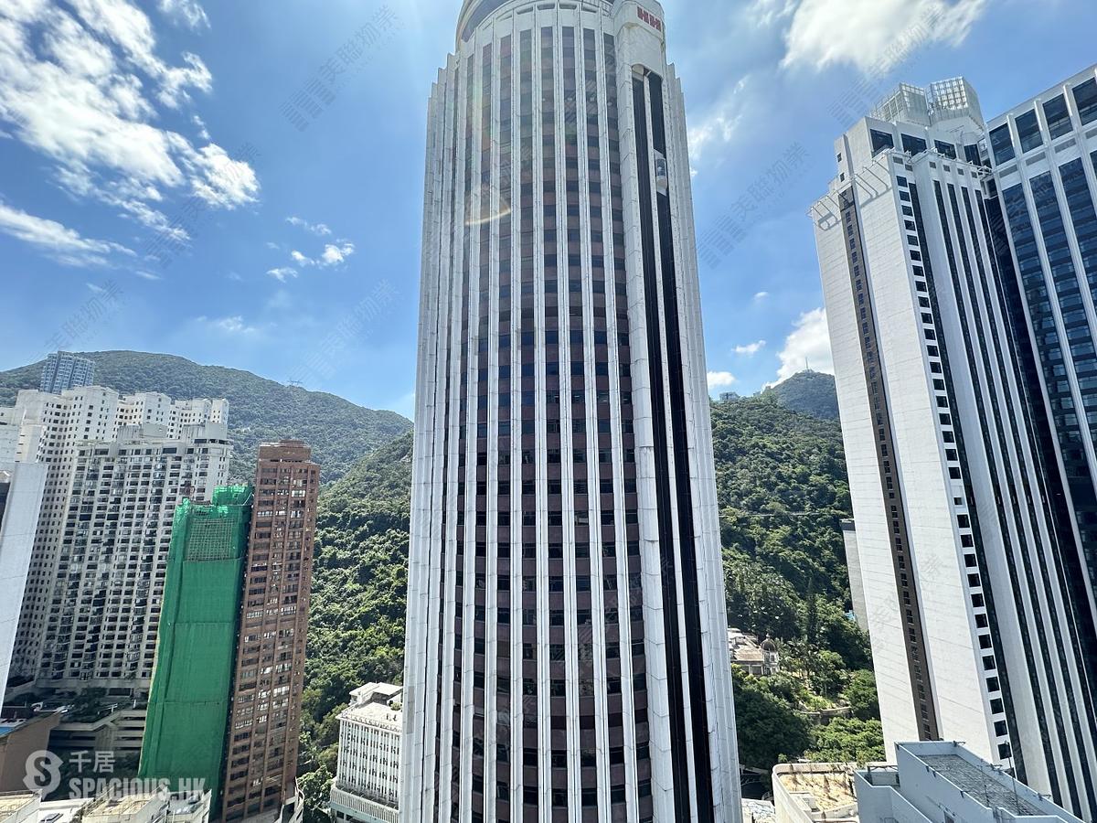 Wan Chai - The Avenue Phase 2 Block 2 01