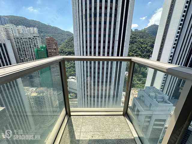 Wan Chai - The Avenue Phase 2 Block 2 05
