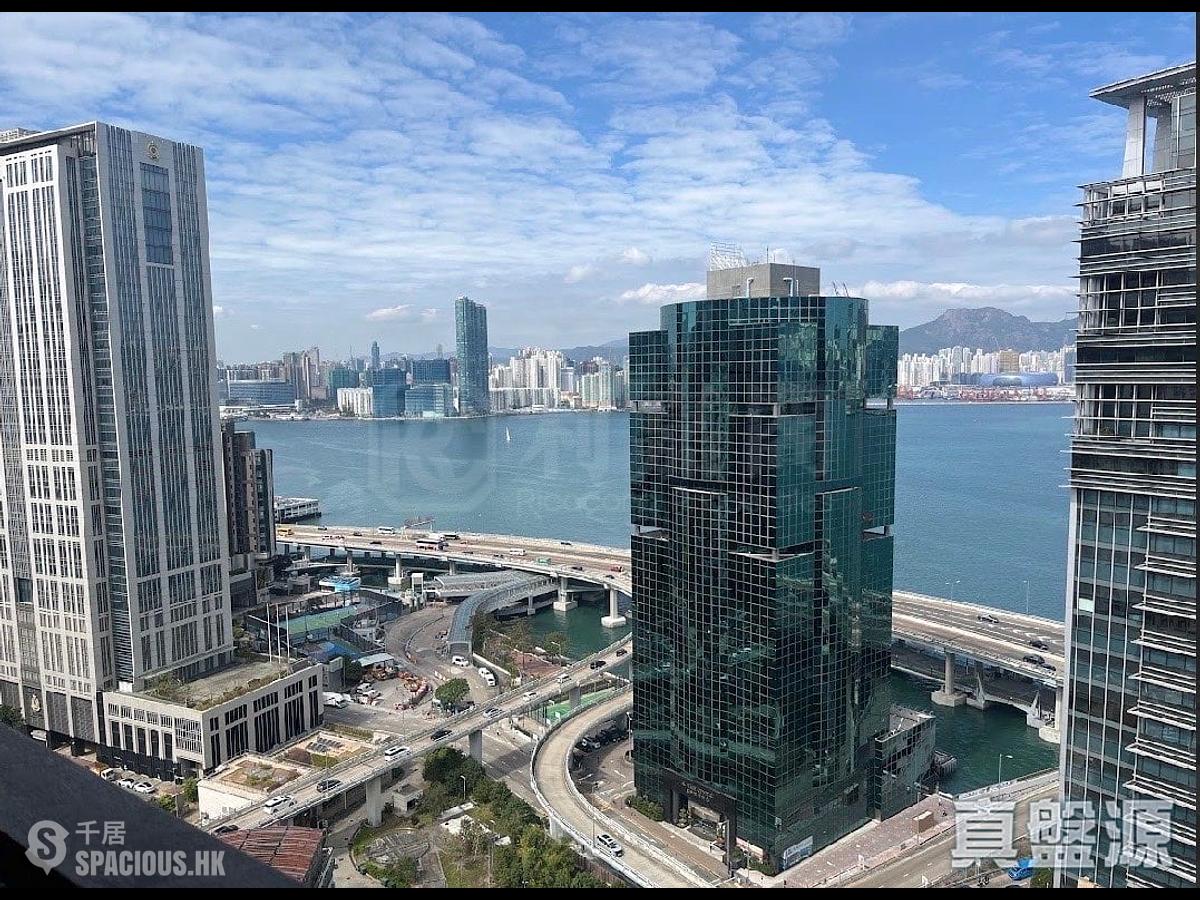 Quarry Bay - La Place De Victoria 01