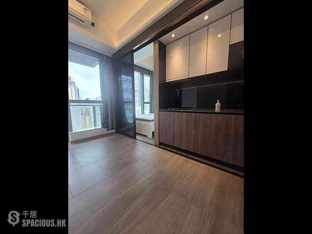 Sai Ying Pun - Two・Artlane 01