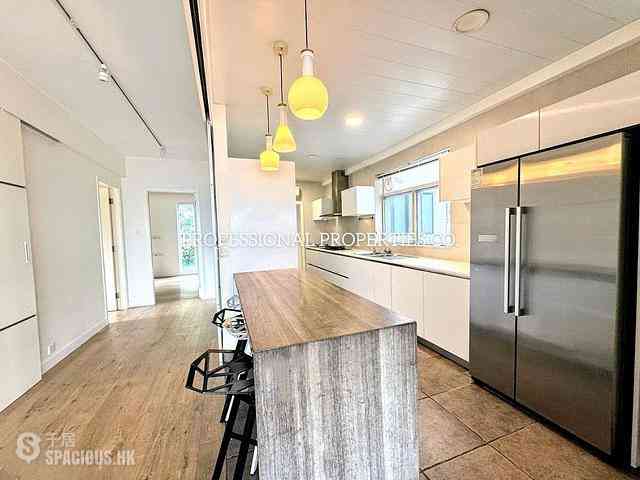 Stubbs Road - Leon Court 04