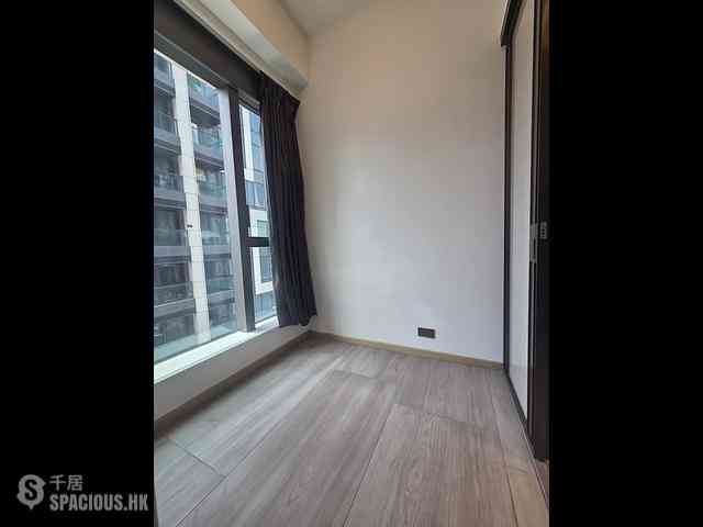 Sai Ying Pun - Two・Artlane 05