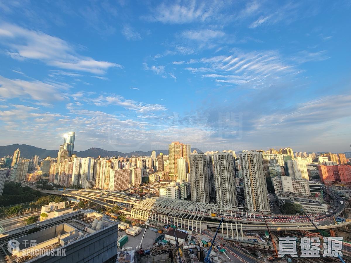 Yau Ma Tei - The Coronation Tower 1 01