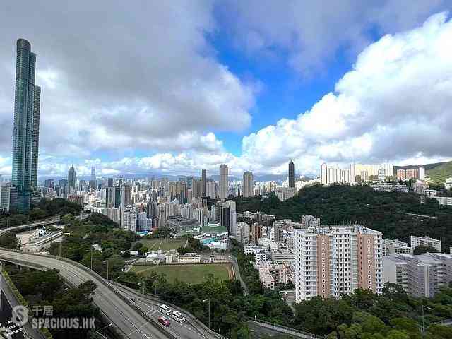 Stubbs Road - Leon Court 02
