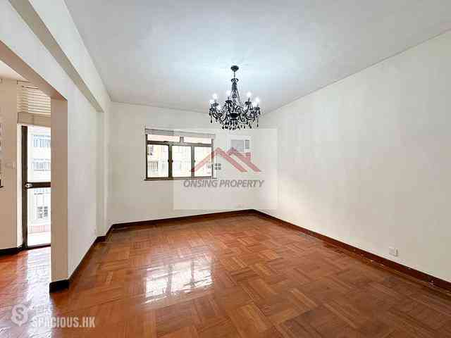 Happy Valley - Antonia House 02