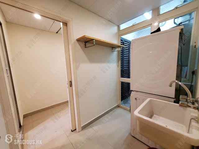 Mid Levels Central - Tregunter Block 2 06