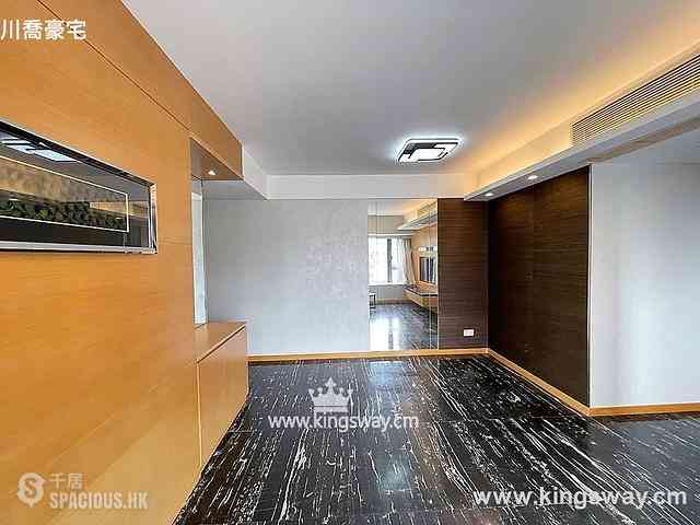 Soho - Centrepoint 03