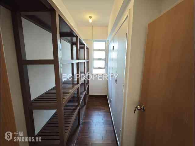 Tai Hang - Aurizon 15