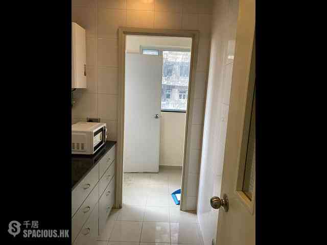 Mid Levels West - Bonanza Court 07