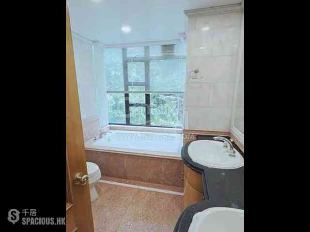 Mid Levels Central - Fairlane Tower 08