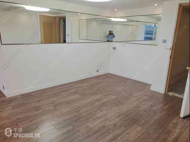 Wan Chai - Convention Plaza Apartments 07