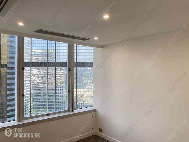 Wan Chai - Convention Plaza Apartments 06