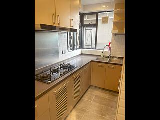 Mid Levels Central - Elegant Terrace 04