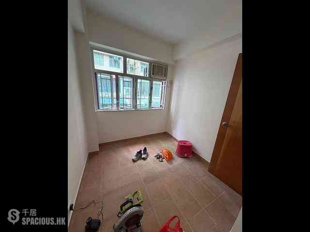 Sai Ying Pun - Hing Wah House 02