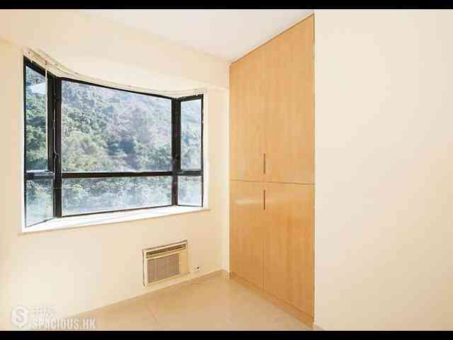Tai Hang - Ronsdale Garden 08