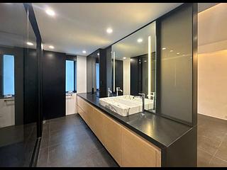 Happy Valley - Sanitarian Apartments 11