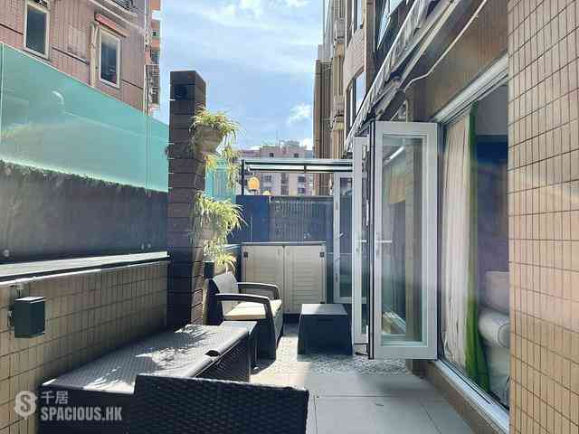 Stubbs Road - The Notting Hill 01