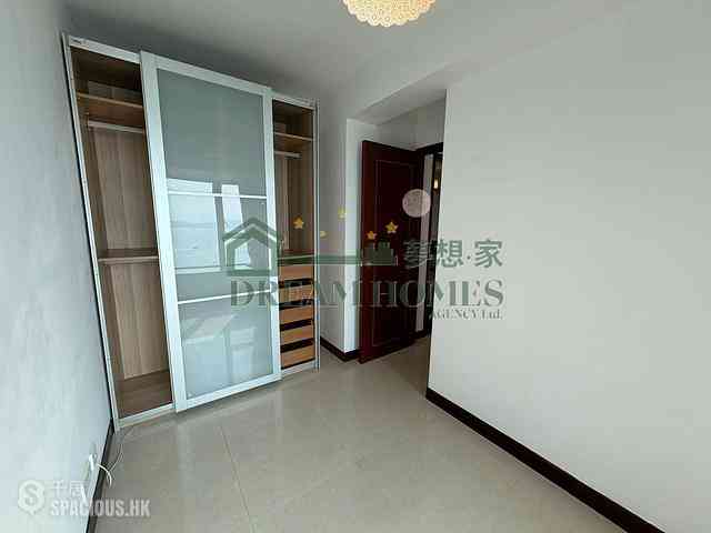 Kennedy Town - The Merton Tower 2 05