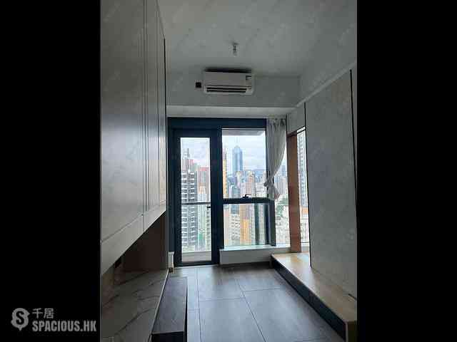 Sai Ying Pun - Two・Artlane 03