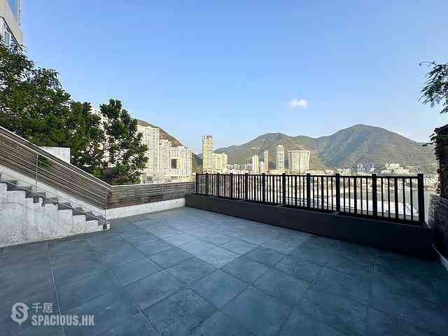 Repulse Bay - The Beachfront 09