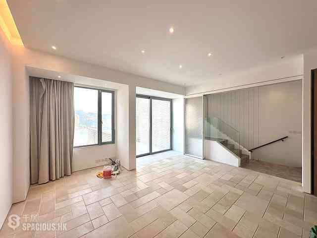 Repulse Bay - The Beachfront 03