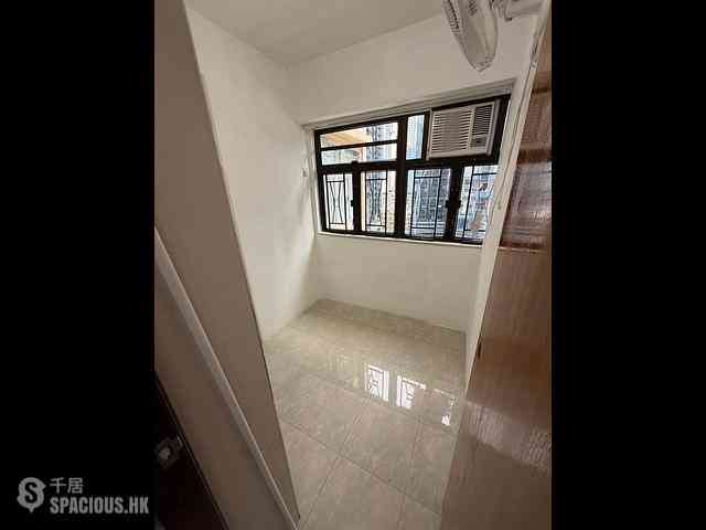 Tai Kok Tsui - Cosmopolitan Estates Tai Wai Building (Block L) 01