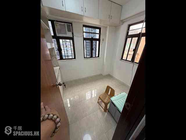 Tai Kok Tsui - Cosmopolitan Estates Tai Wai Building (Block L) 02