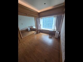 West Kowloon - The Waterfront Phase 1 Block 2 09