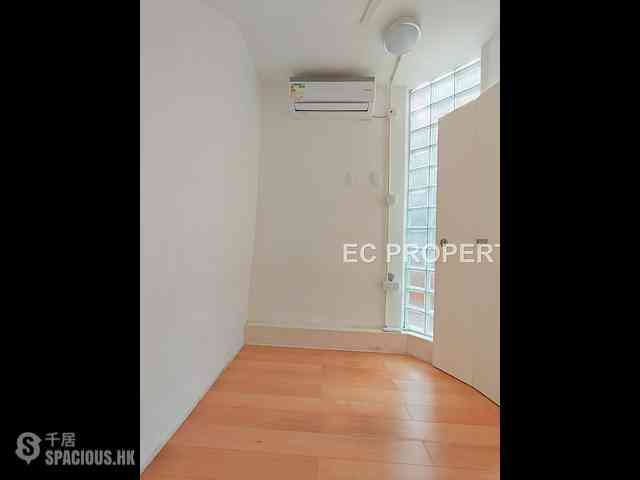 Chung Hom Kok - Cypresswaver Villas 15