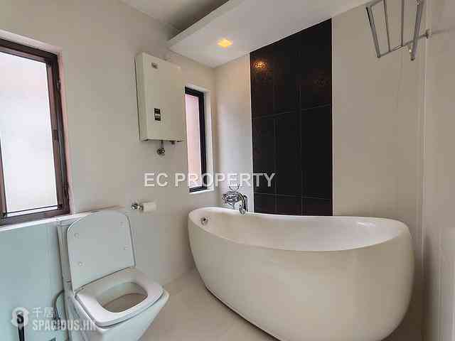 Chung Hom Kok - Cypresswaver Villas 11
