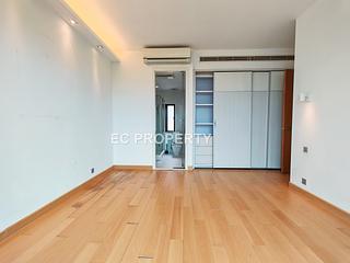 Chung Hom Kok - Cypresswaver Villas 09