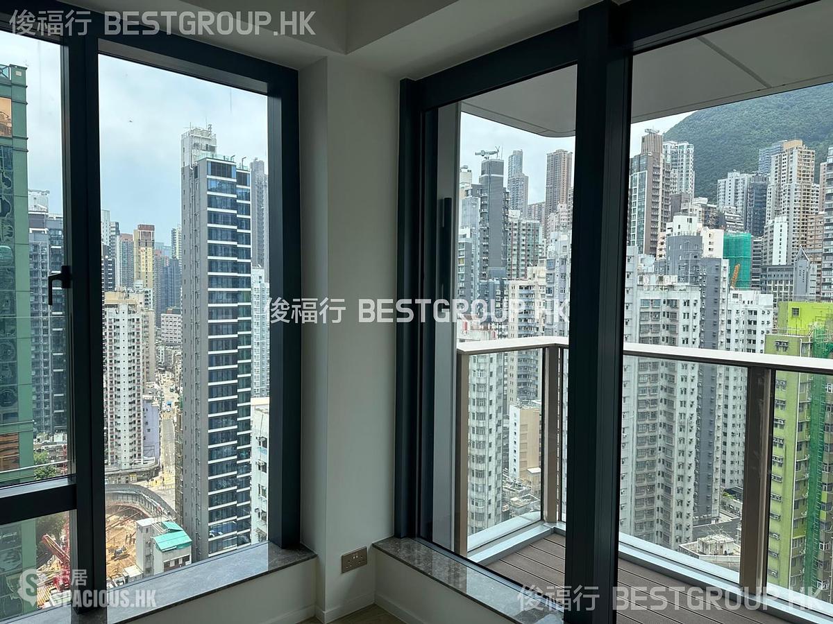 Sai Ying Pun - Des Voeux W Residence 01