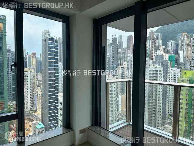 Sai Ying Pun - Des Voeux W Residence 01