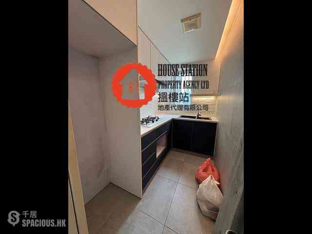 Tai Kok Tsui - The Long Beach Tower 9 03