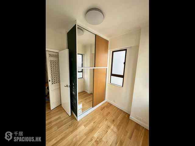 Sai Ying Pun - Golden Phoenix Court 06