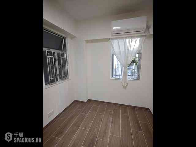 Wan Chai - Hennessy Road Court 05