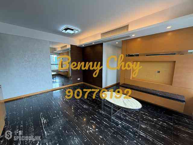 Soho - Centrepoint 01
