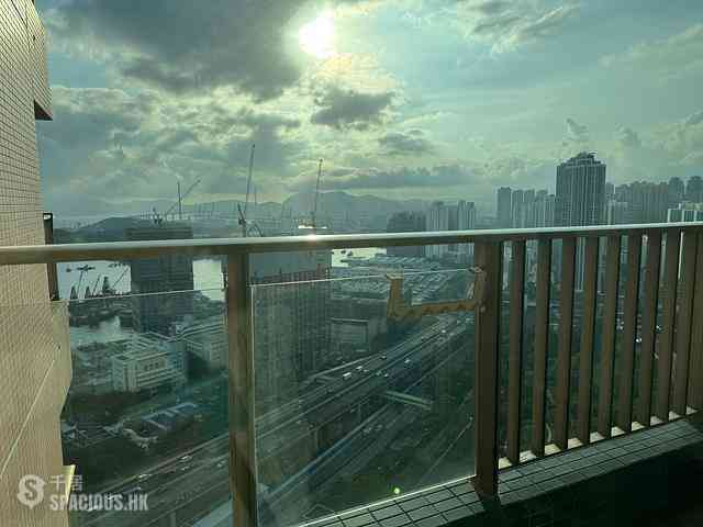 Tai Kok Tsui - Harbour Green 01