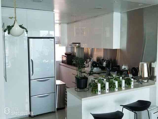 Chung Hom Kok - Cypresswaver Villas 04