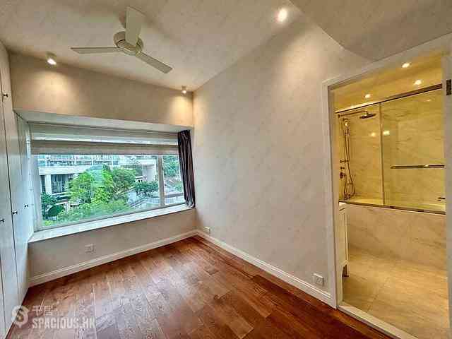 Mid Levels East - Bowen Place 09