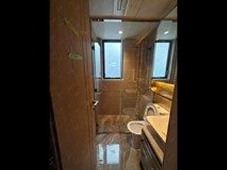Sai Ying Pun - The Queens 04