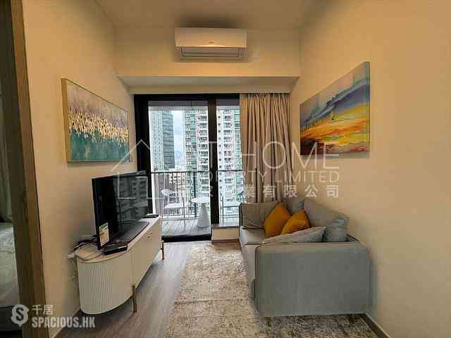 Sai Ying Pun - The Queens 01