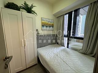 Sai Ying Pun - The Queens 02